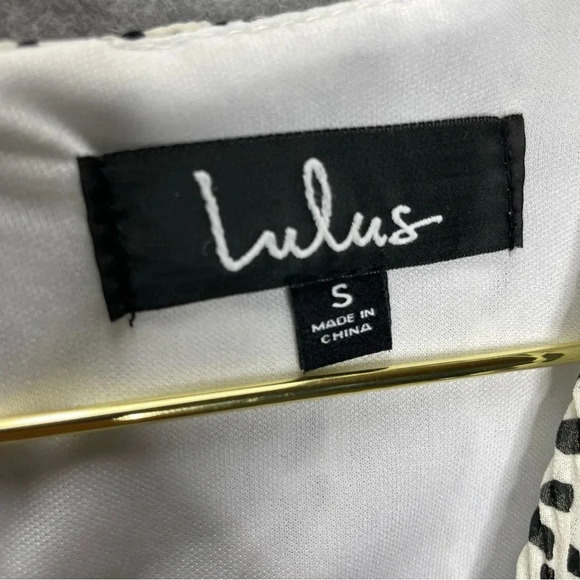 Lulu’s White Black Speckled Plunge Neck Wide Leg Jumpsuit - Picture 5 of 11